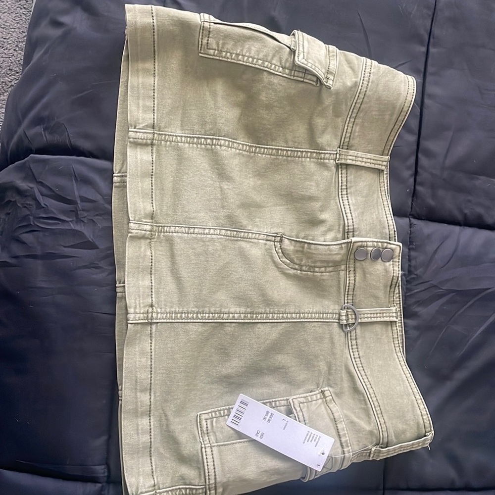New hunter green mini skirt